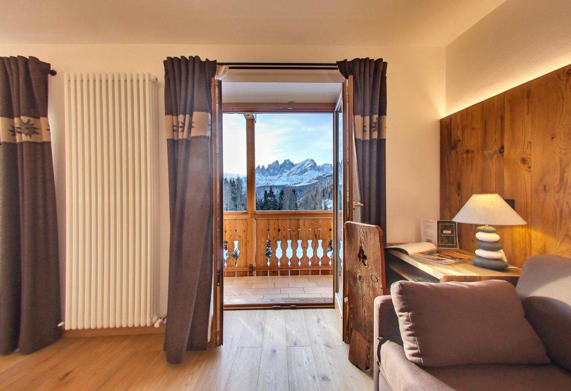 Rifugio Flora Alpina Hotel Passo San Pellegrino Luaran gambar